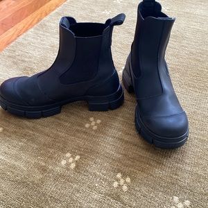 Ganni rubber chelsea boot